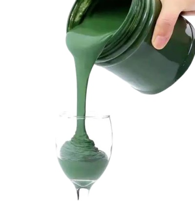 Liquid polishing wax. Liquid polishing wax.