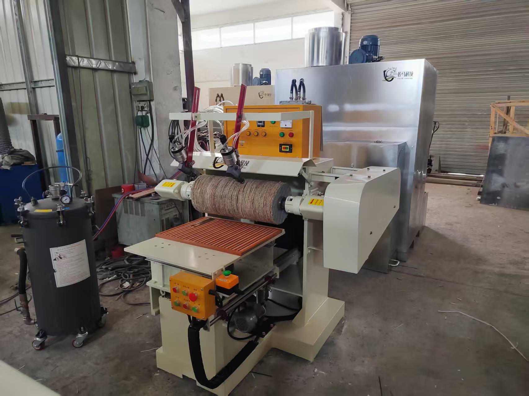 Automatic Wax-Spraying and Polishing Machine Automatic Wax-Spraying and Polishing Machine
