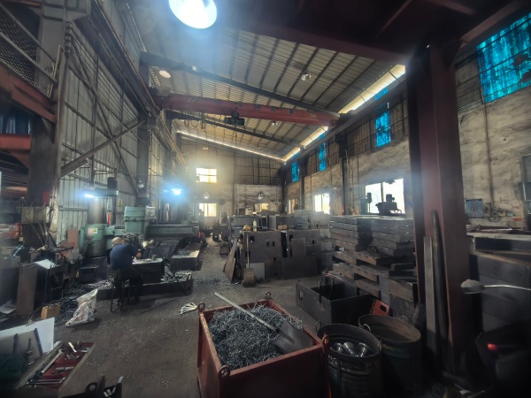 Yiliang Gallery Image 4