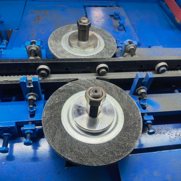 How to Choose a Deburring Machine for Laser-Cut Steel Plates (2026 Guide)
